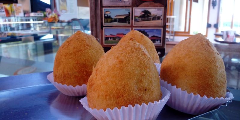 WhatsApp Image 2019 03 20 at 10.19.32 800x400 - Pensa numa delicia.... coxinha da Espiga !!! hummm